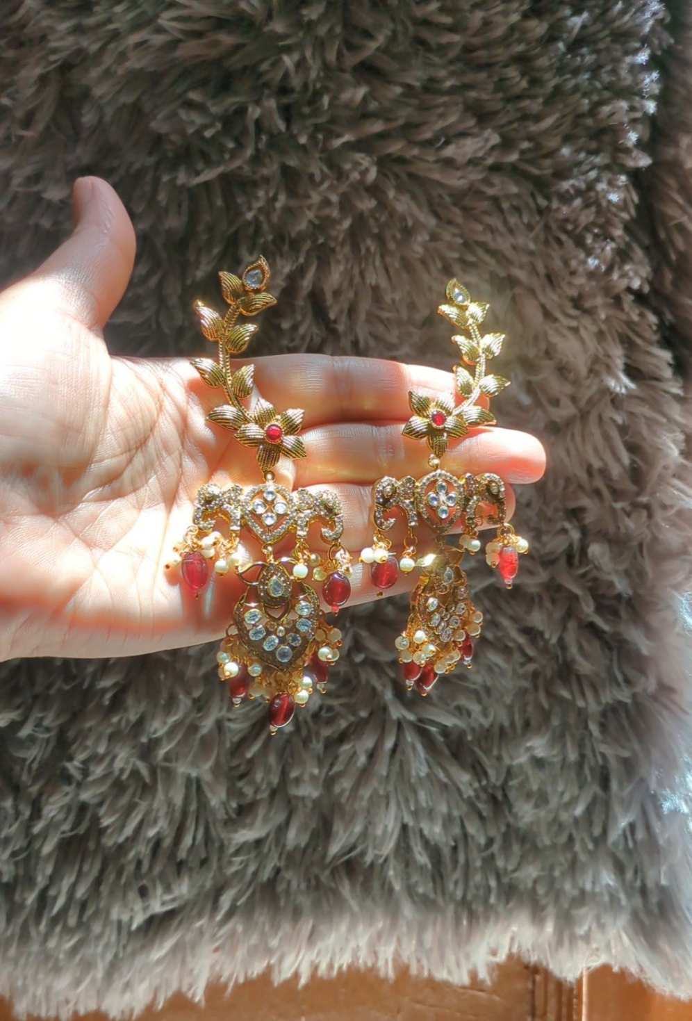 Ruhaniyat Mossanaite earcuff earring