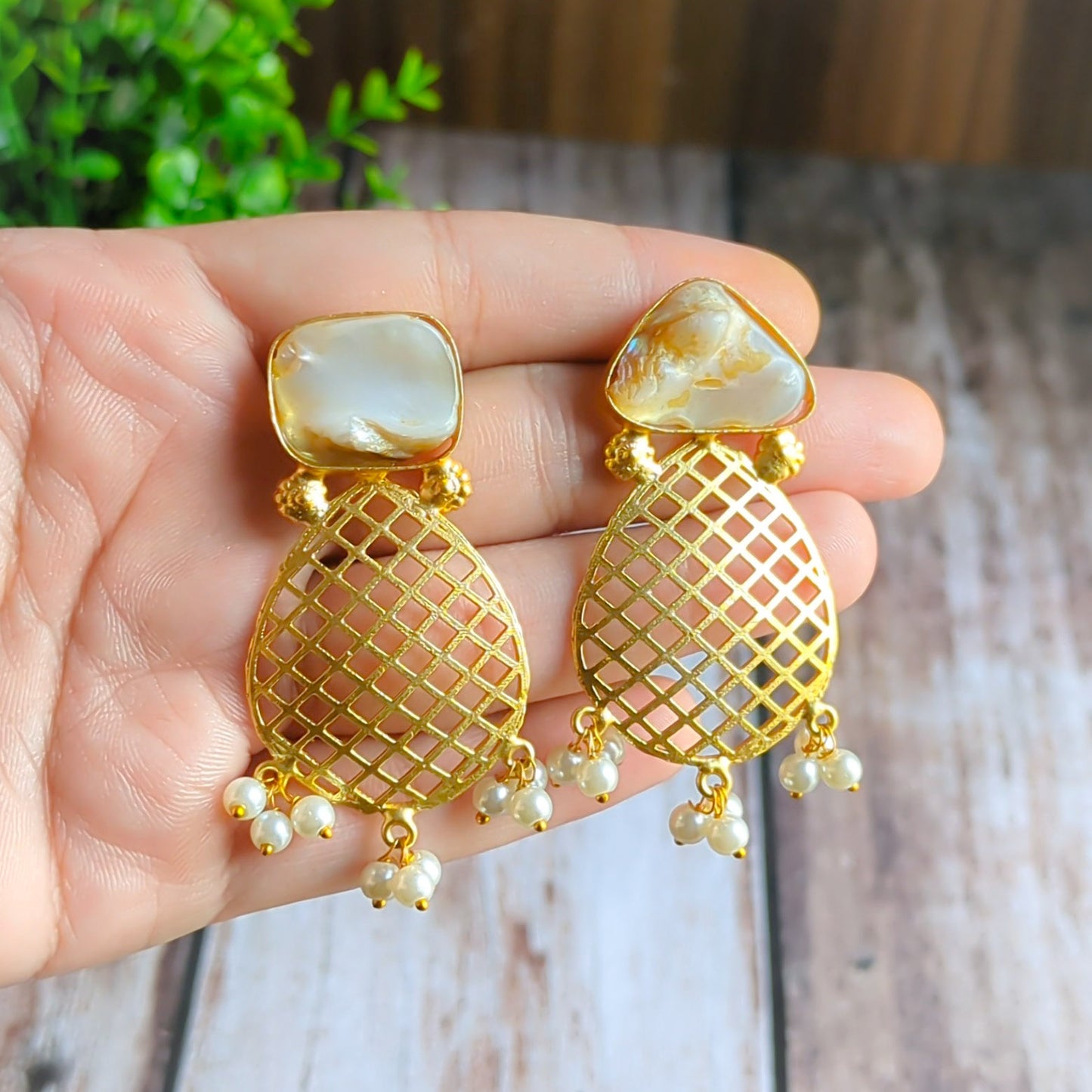 Mother Of Pearl Brass Earring