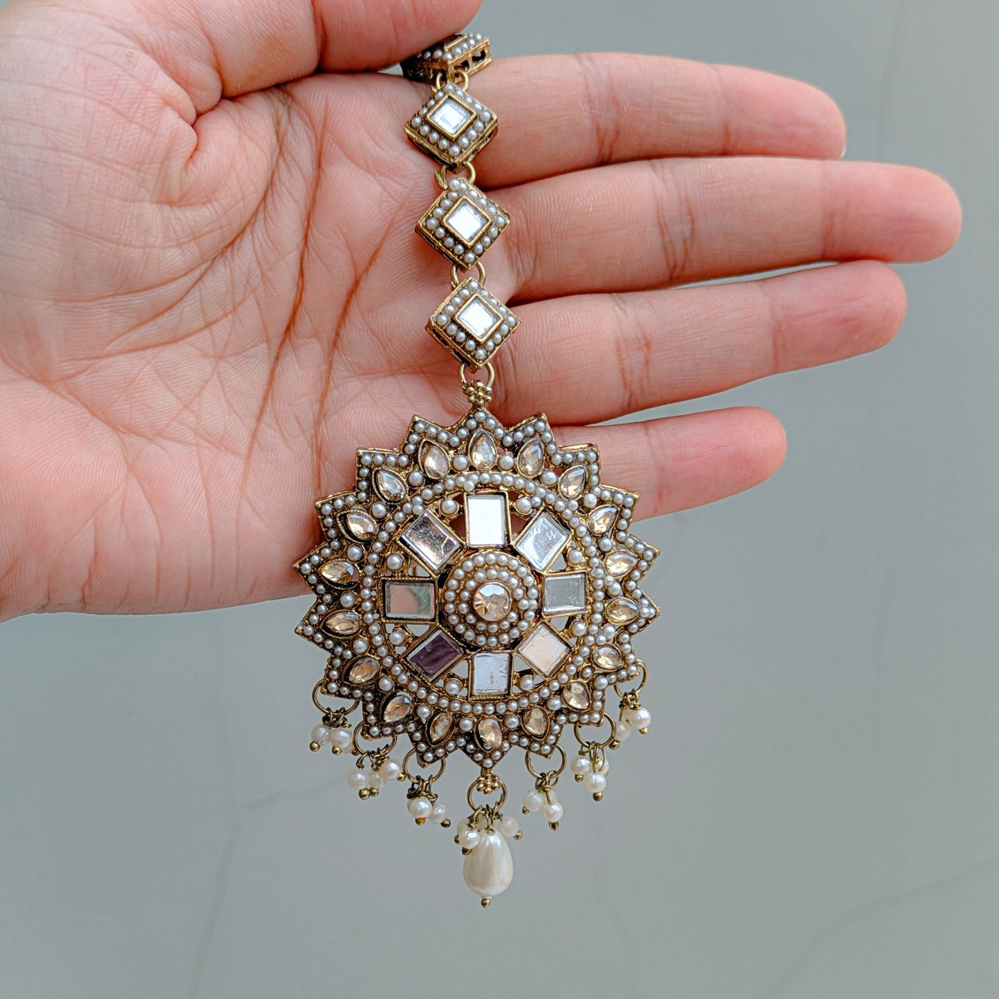 Sahara Royal Jadau Earring with Mang Tikka Set - Golden